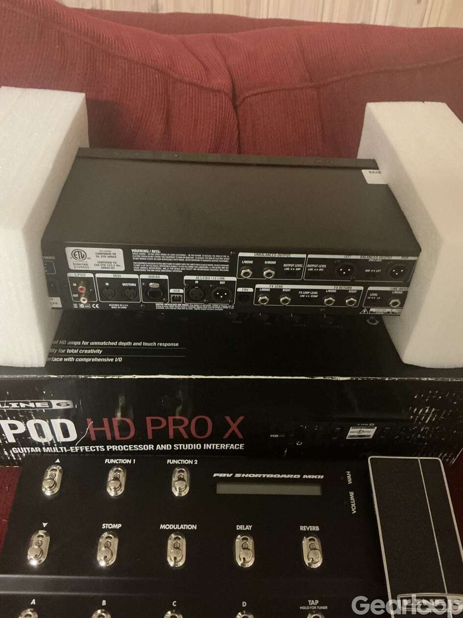 Line 6 POD HD PRO X + FBV Shortboard MkII Controller - 2 700