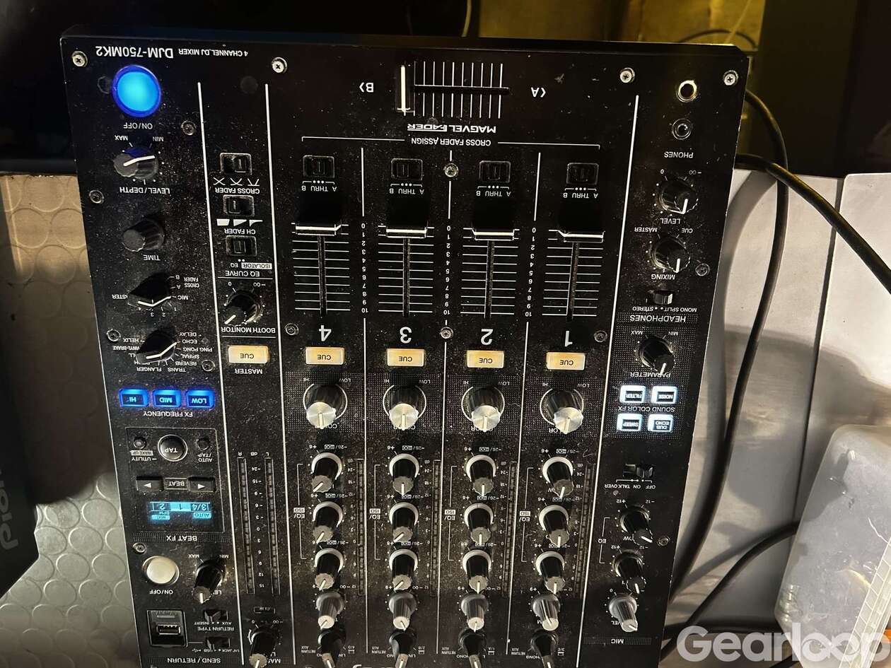 hej har en del dj  disco utrusning  BRA PRISER - bild 2