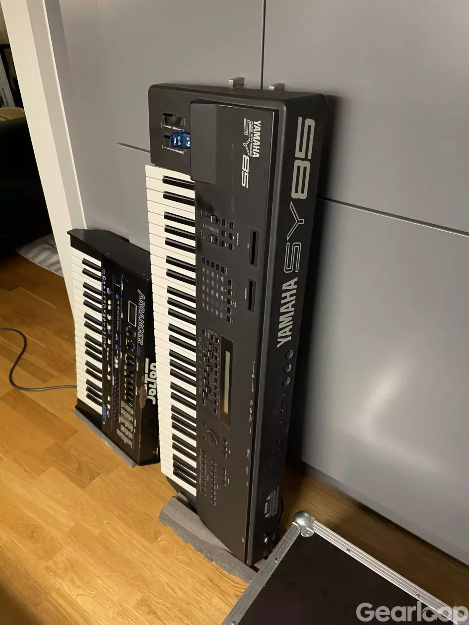 Yamaha SY85 med Gotek floppy emulator - bild 2