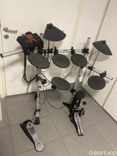 Yamaha DTXplorer med Mapex-pedal