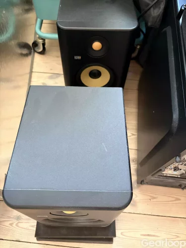 Ett par KRK Rokit G4