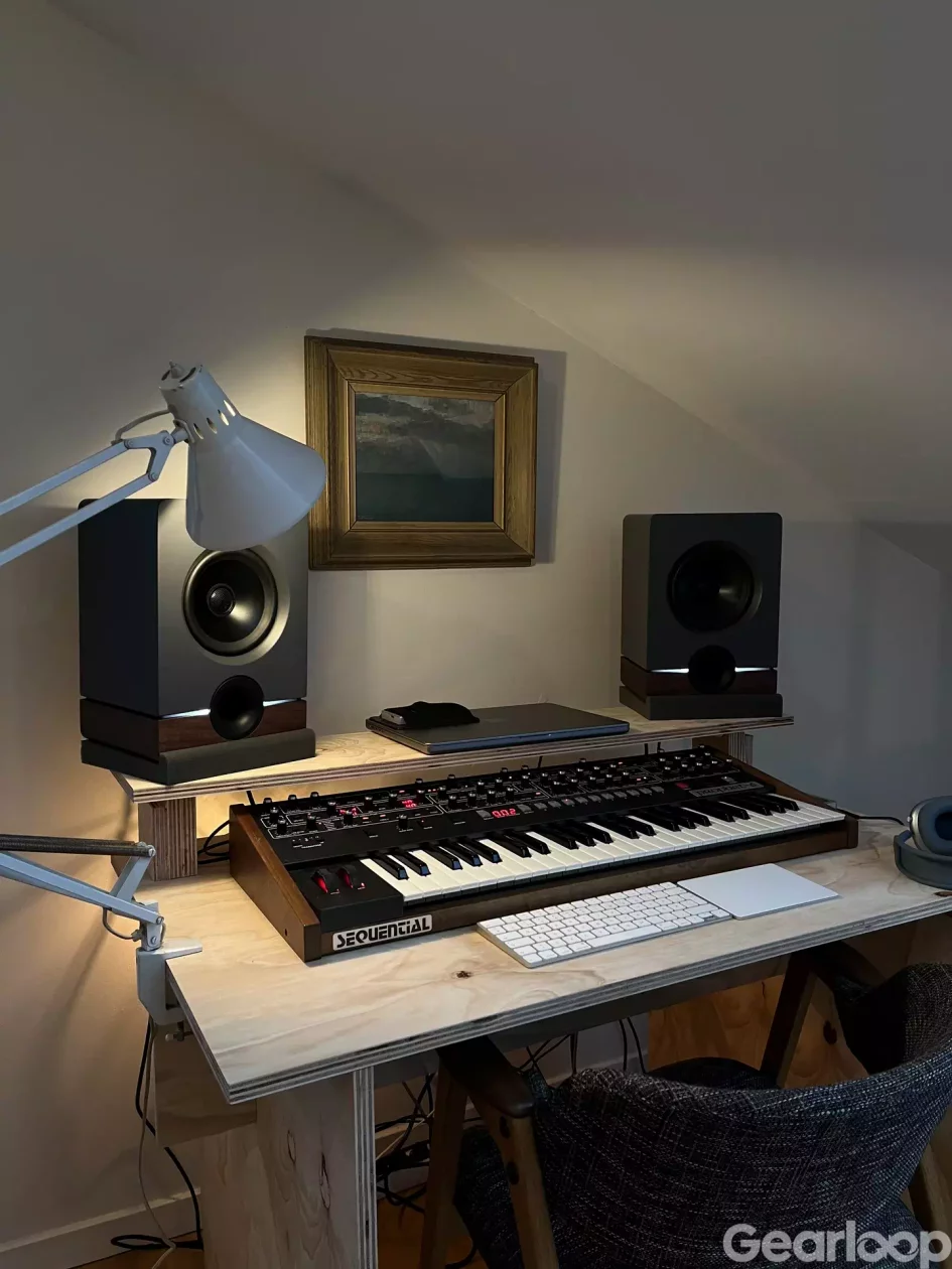 Output Frontier - i samarbete med Barefoot Sound - bild 2