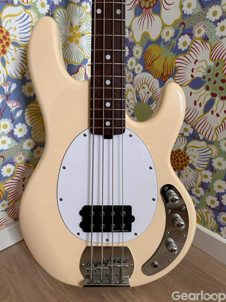 Sterling Stingray Sub4 Vintage Cream w/ Seymour Duncan pickup - bild 4