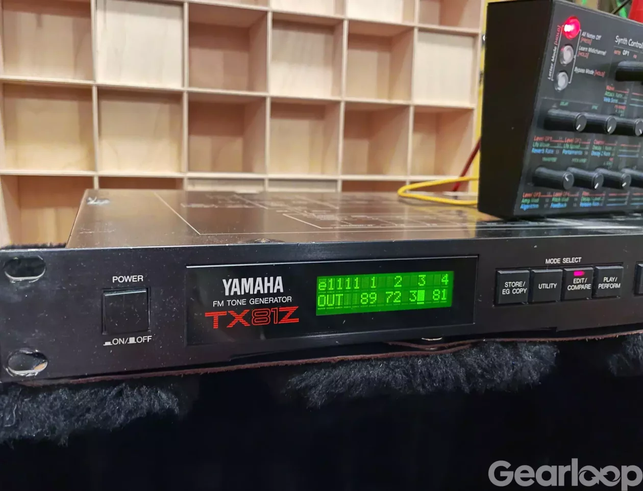 Yamaha TX81Z + controller - bild 2