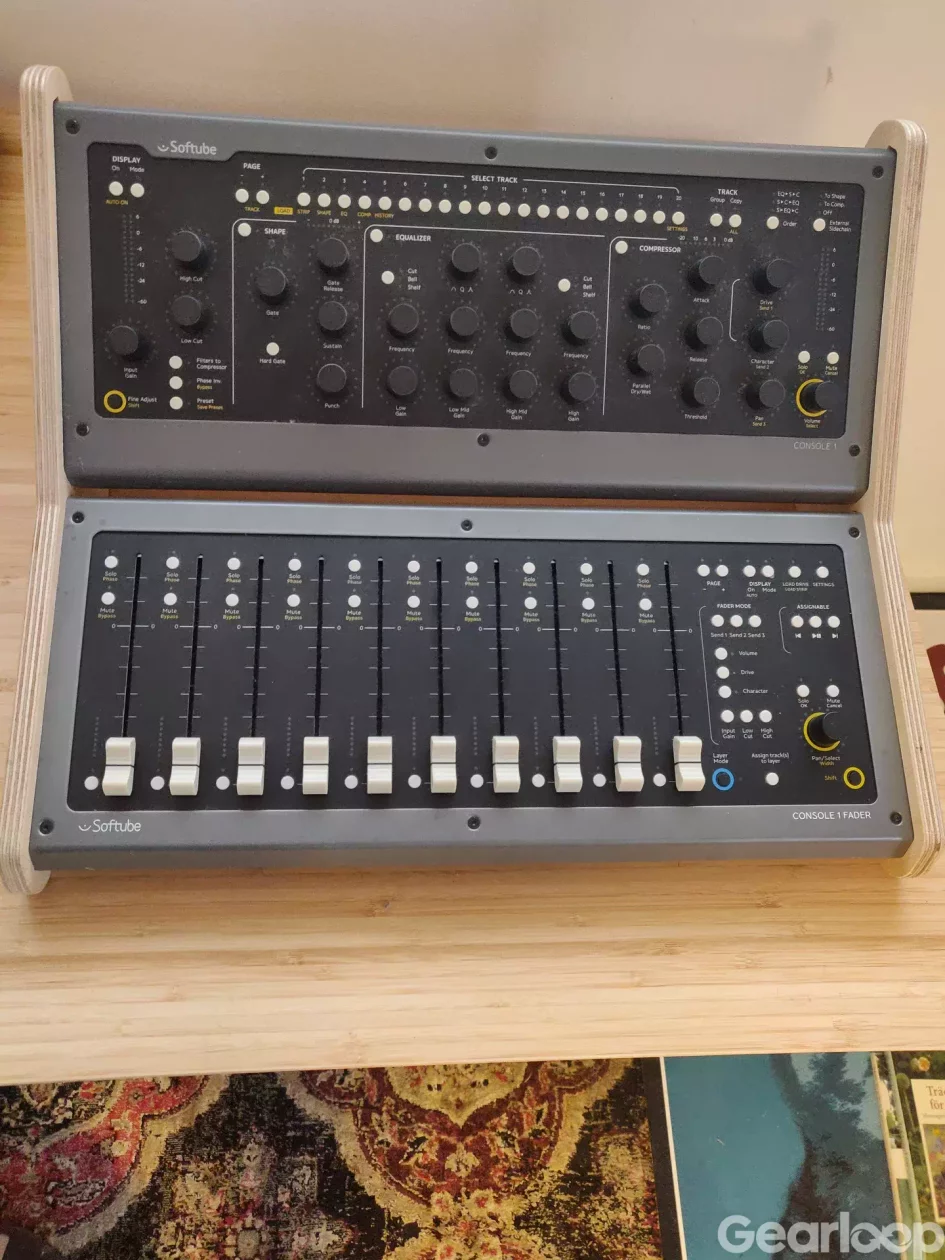 Softube Console 1 + Fader 1 (MK1) + plugins + custom träställ - bild 2