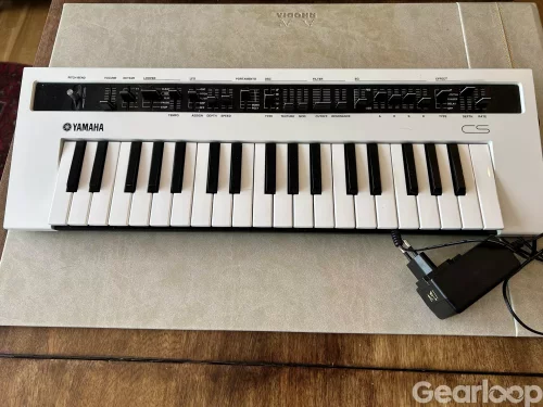 Yamaha Reface CS  synth