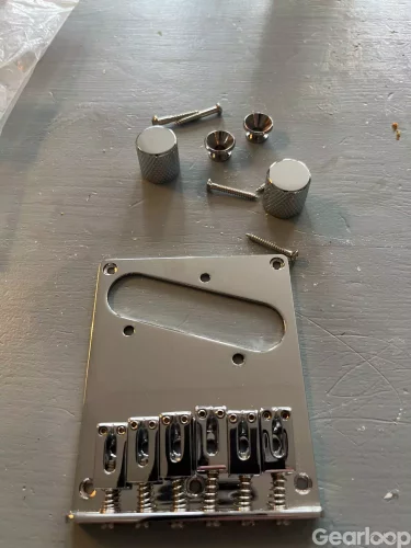 Telestall Squier + rattar och axelbandsknoppar