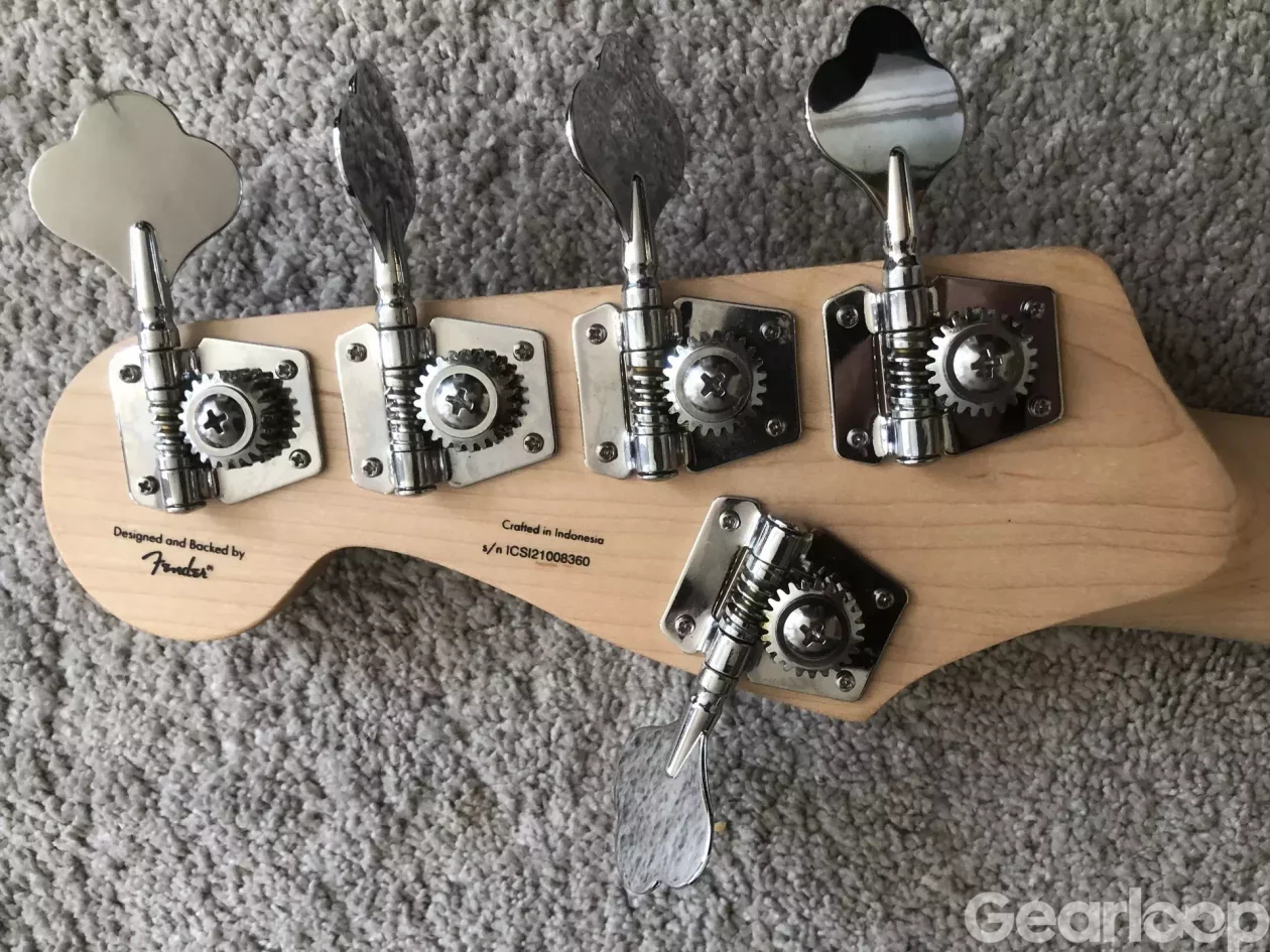 Squier Jazz Bass 5-strängad - bild 2