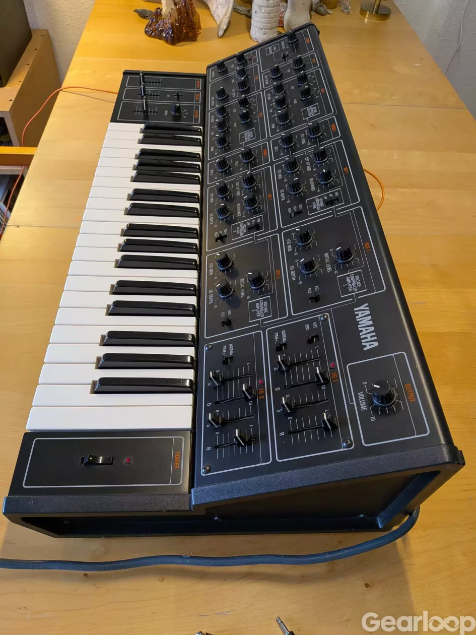 Yamaha CS-15 servad i fint skick - bild 2
