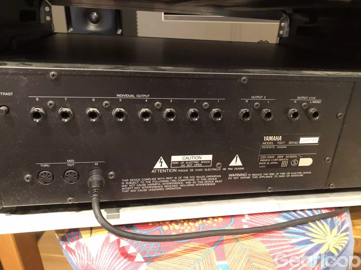 Yamaha TG77 - bild 2