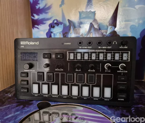 Roland J-6