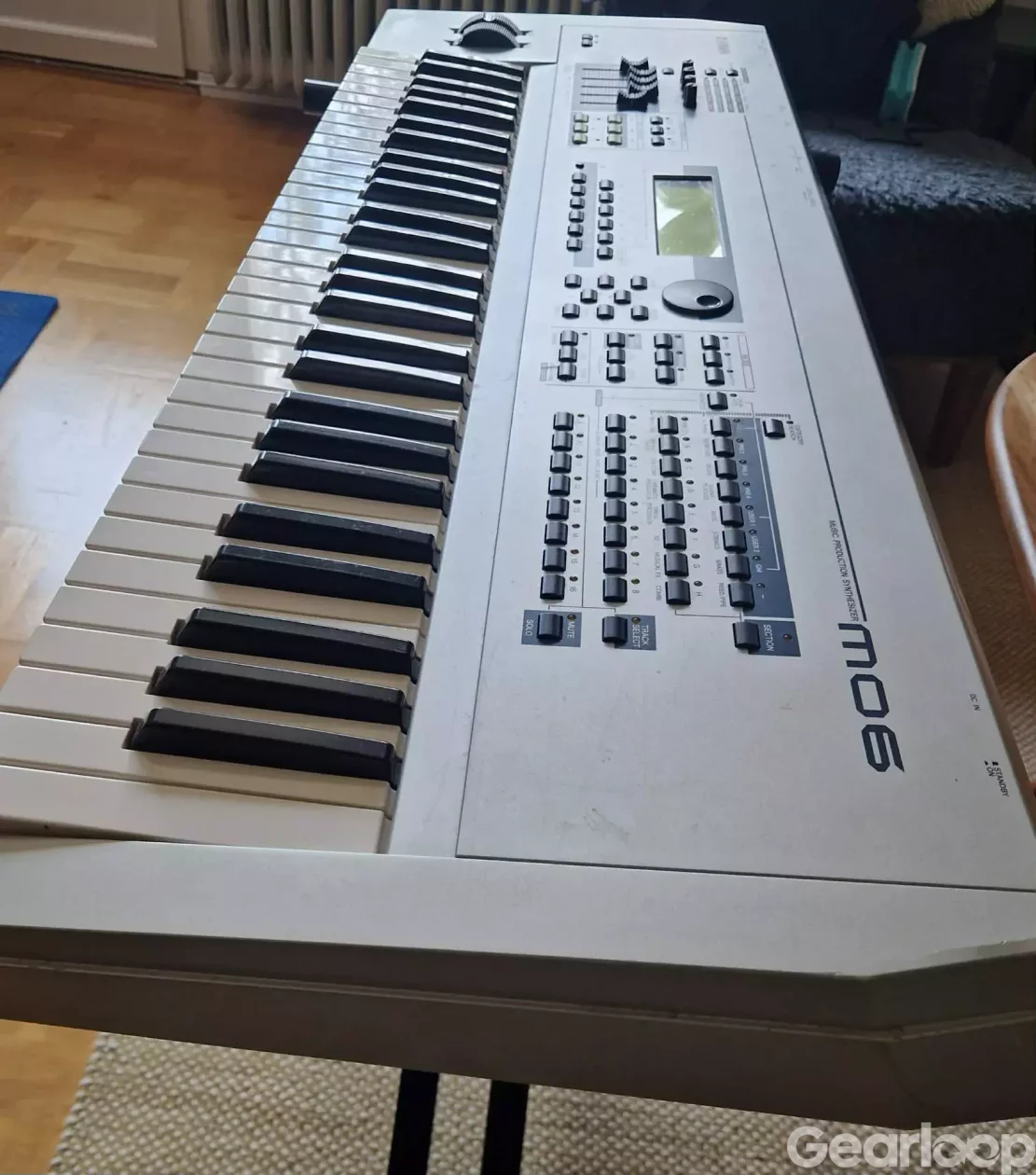 Yamaha MO6 - bild 2