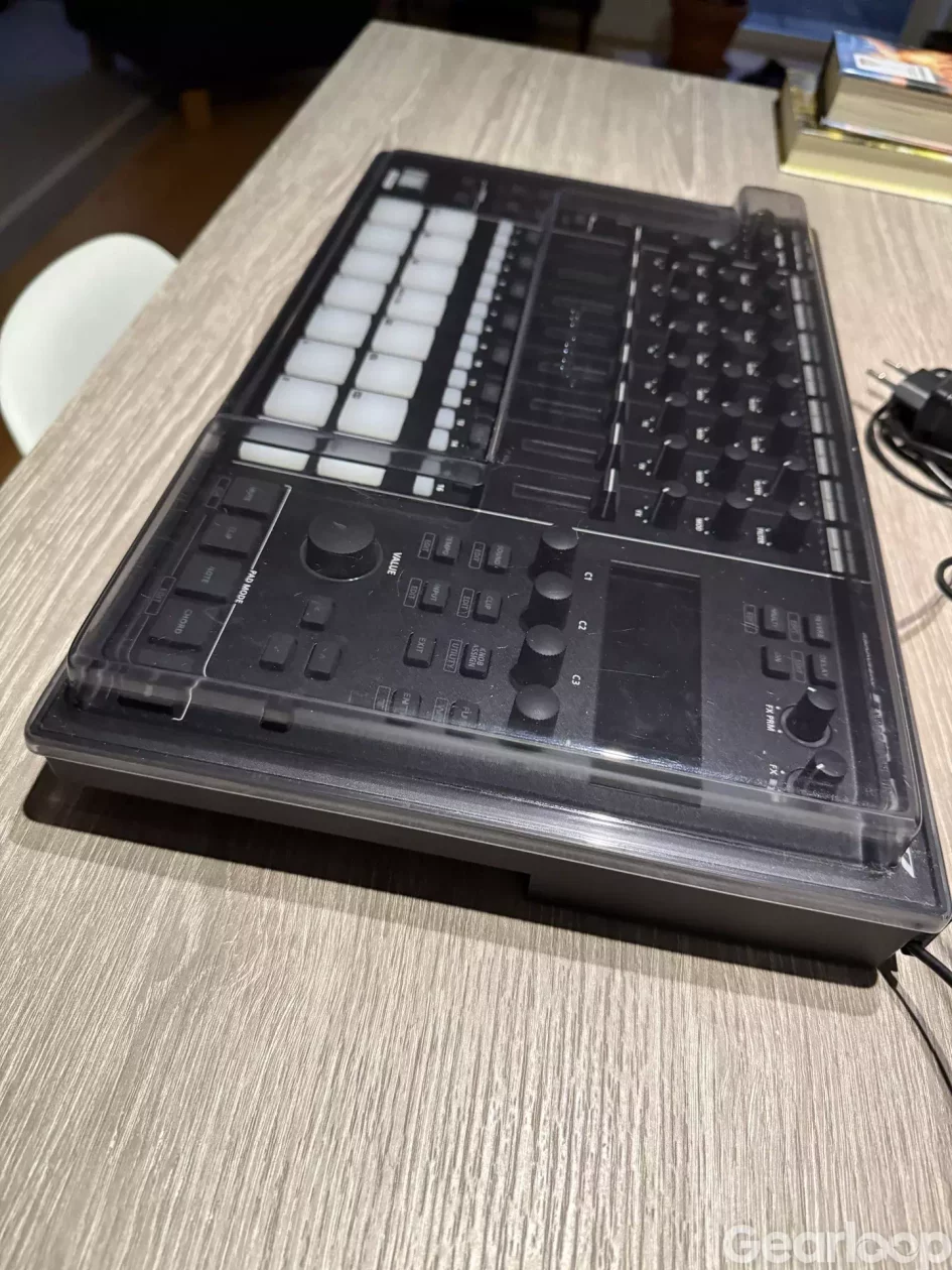Roland Mc707 + decksaver - bild 2