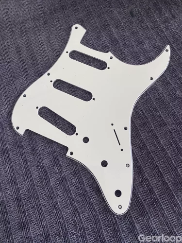Plektrumskydd - Stratocaster - 3 lagers - 11 hål - Vitt