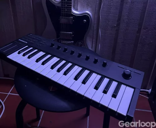 NI Komplete Kontrol m32