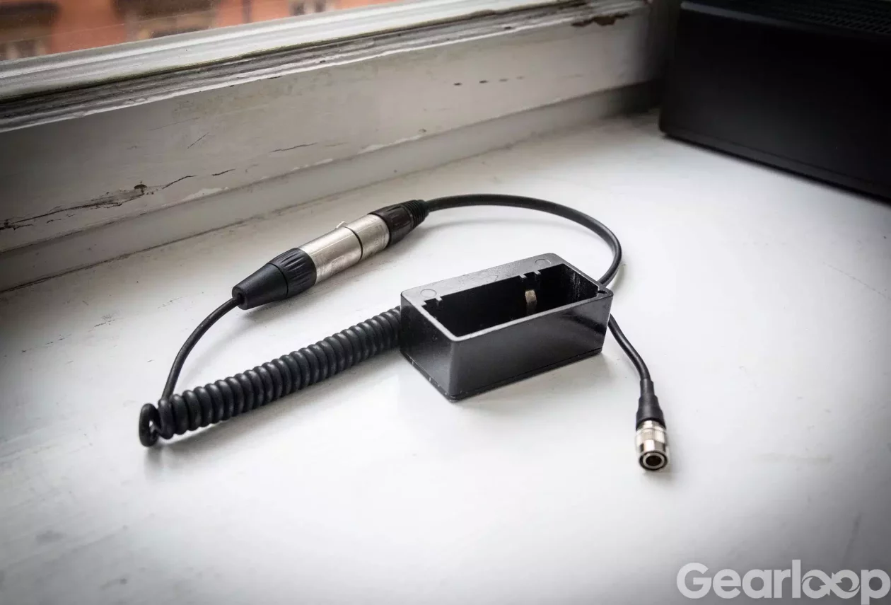 Sony NP1-batterier med laddare och Hirose-adapter - bild 2