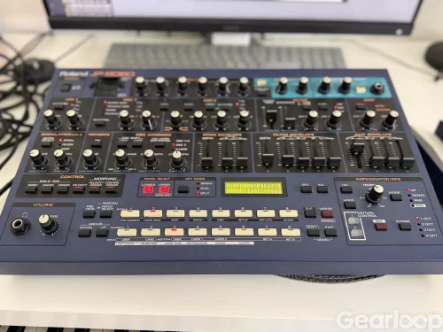 Roland JP-8080 i fint skick med manual och rackfästen