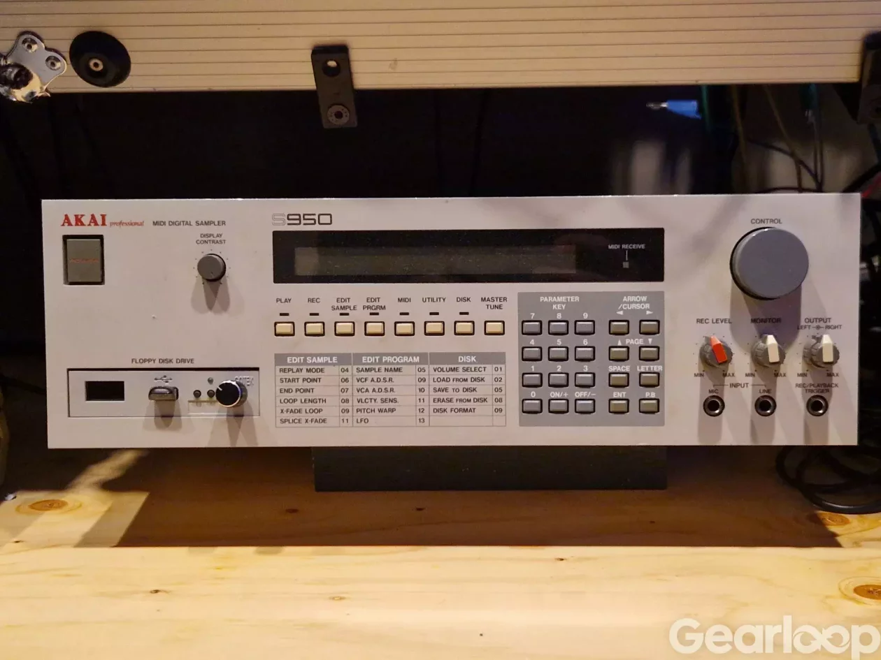 STUDIO REA (Akai s950, Waldorf MicroWave 1 Rev A) - bild 1