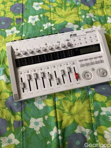 Zoom R16 portastudio