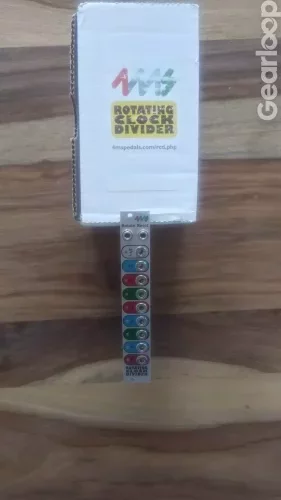 4ms rotating clock divider