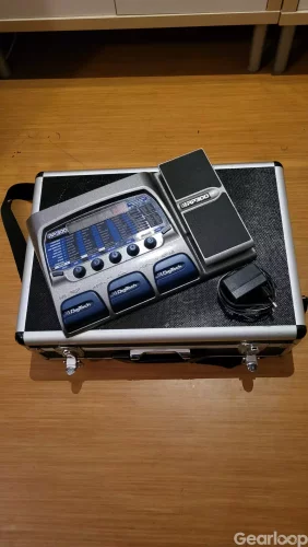 DIGITECH RP 300 och ART SGX 2000