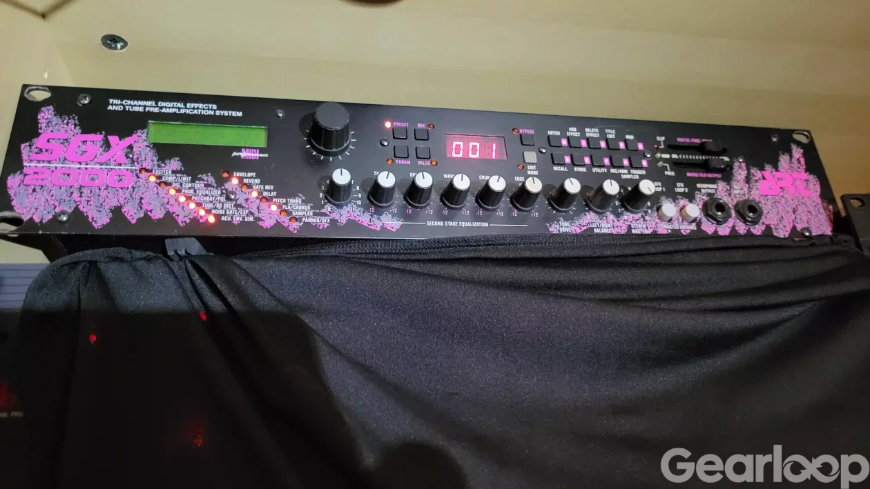 DIGITECH RP 300 och ART SGX 2000 - bild 2