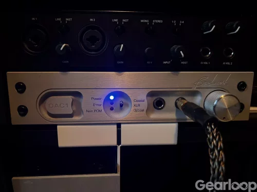 Benchmark DAC1