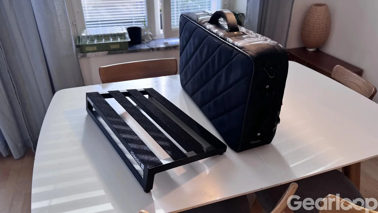 MONO väska och Pedaltrain Classic - bild 1
