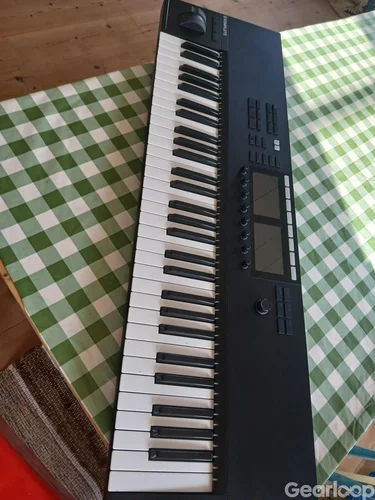 Native Instruments Kontrol S61 Mk2
