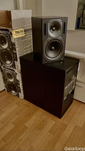 Behringer Truth B2031A + B2092A subwoofer