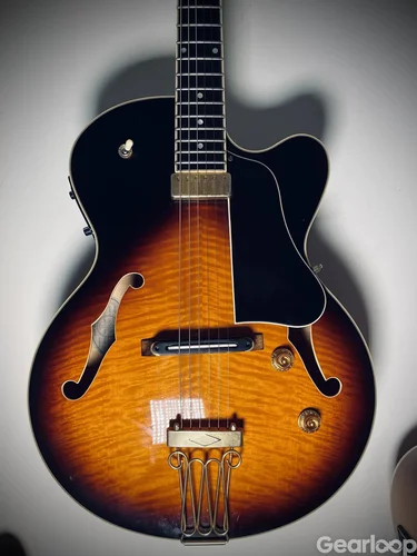 Yamaha AEX1500 sunburst (Martin Taylor modellen)