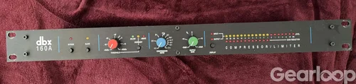 dbx 160A i fint skick men med lite rack-rash
