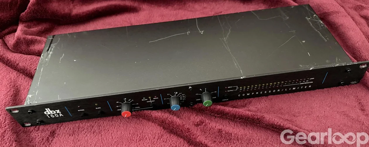 dbx 160A i fint skick men med lite rack-rash - bild 2