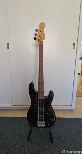 Fender Precision blacktop - Begränsad utgåva