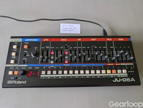 Roland JU-06A