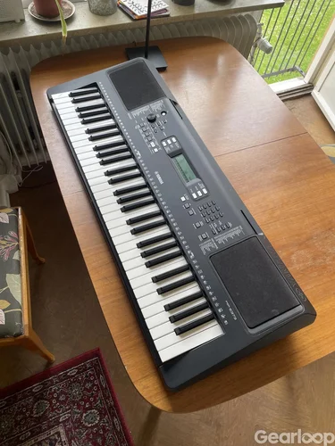 Yamaha PSR-E373