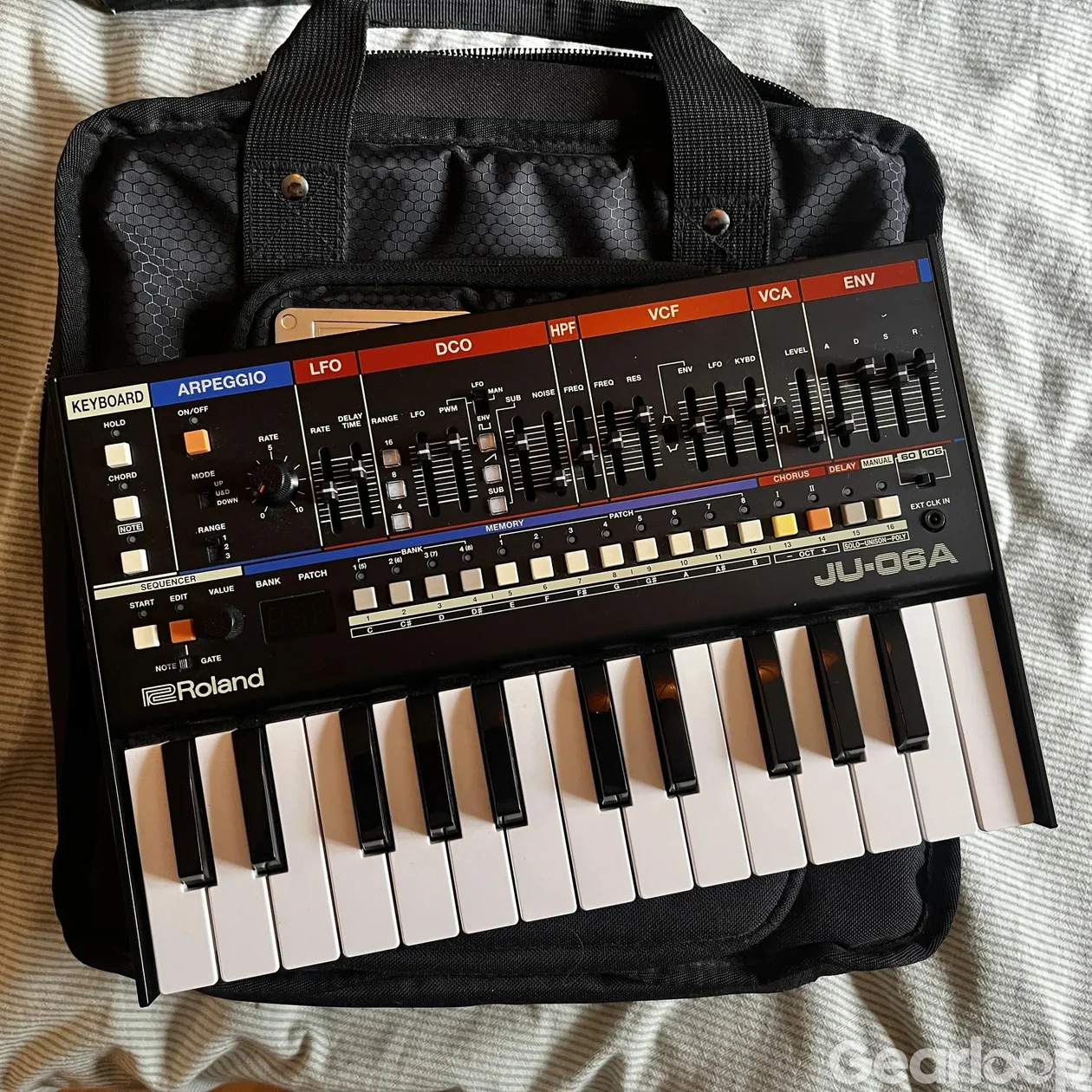 Roland JU-06A + keyboard & väska - bild 2