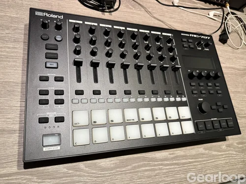 Roland Mc 707