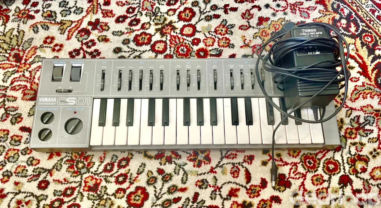 Yamaha CS-01 - bild 2