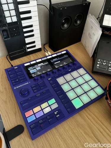 Native Instruments Maschine+ Ultraviolet Limited Edition