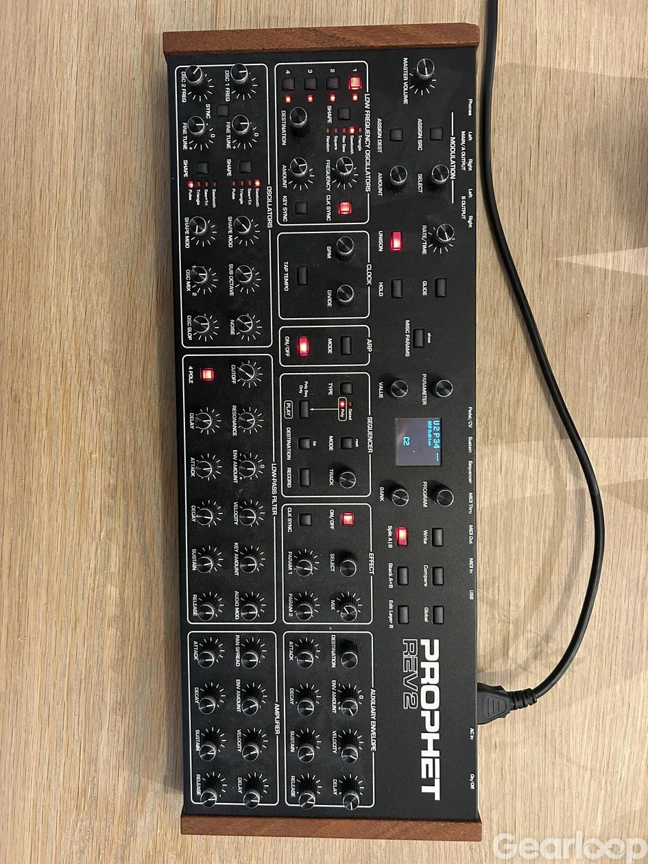 Sequential Prophet REV2 -8 Desktop Synth - bild 2