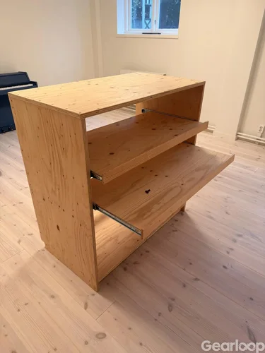 Studiomöbel med hyllplan