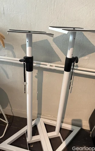 Ett par Högtalarstativ