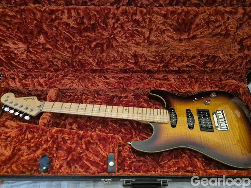 FENDER Custom Shop Showmaster Carved Top