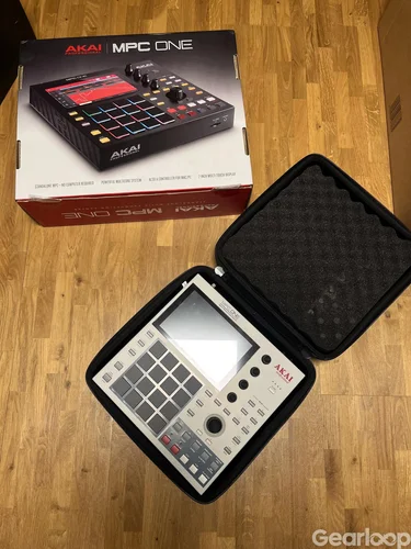 MPC One Retro Edition och Magma case