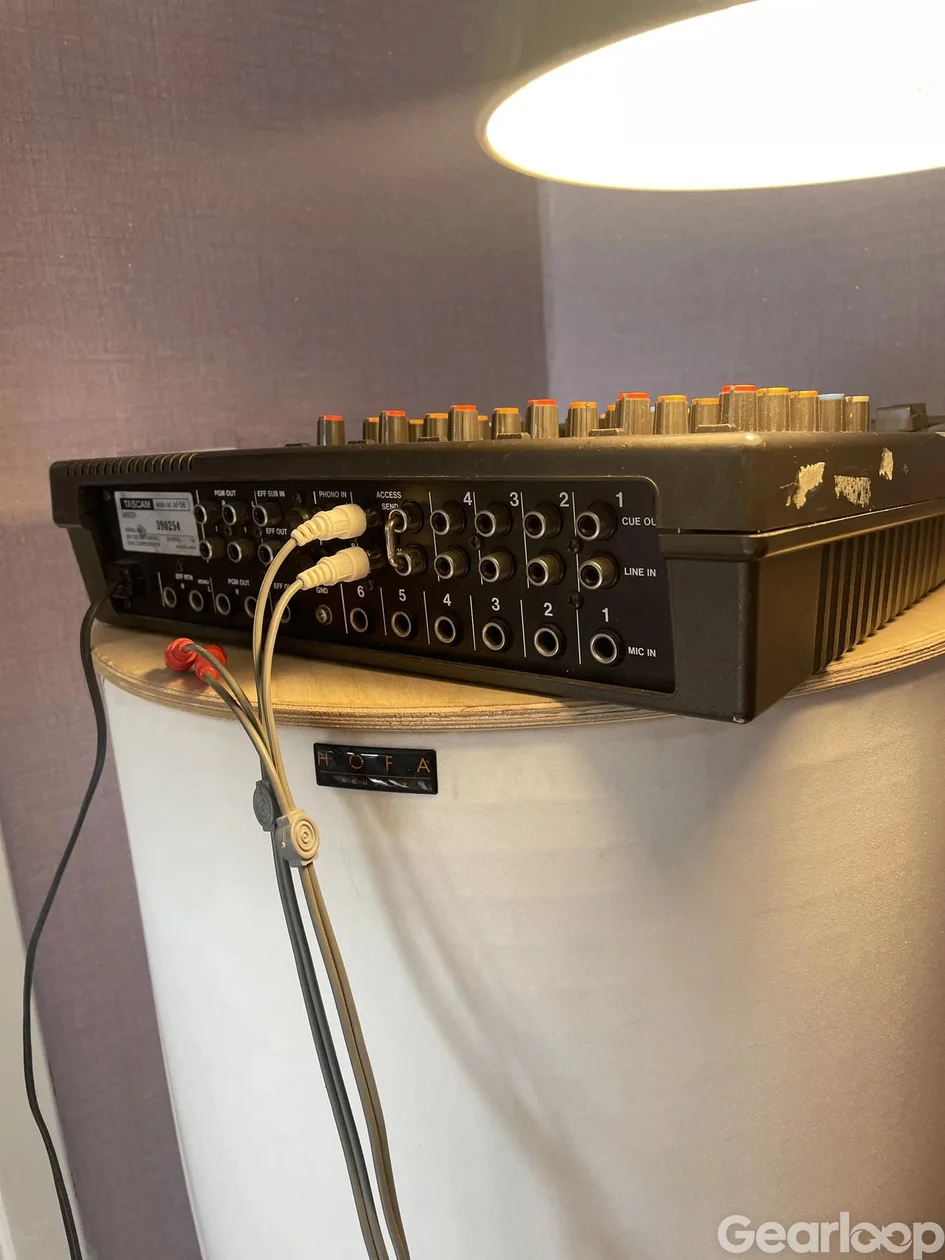 Tascam M-06 - bild 2