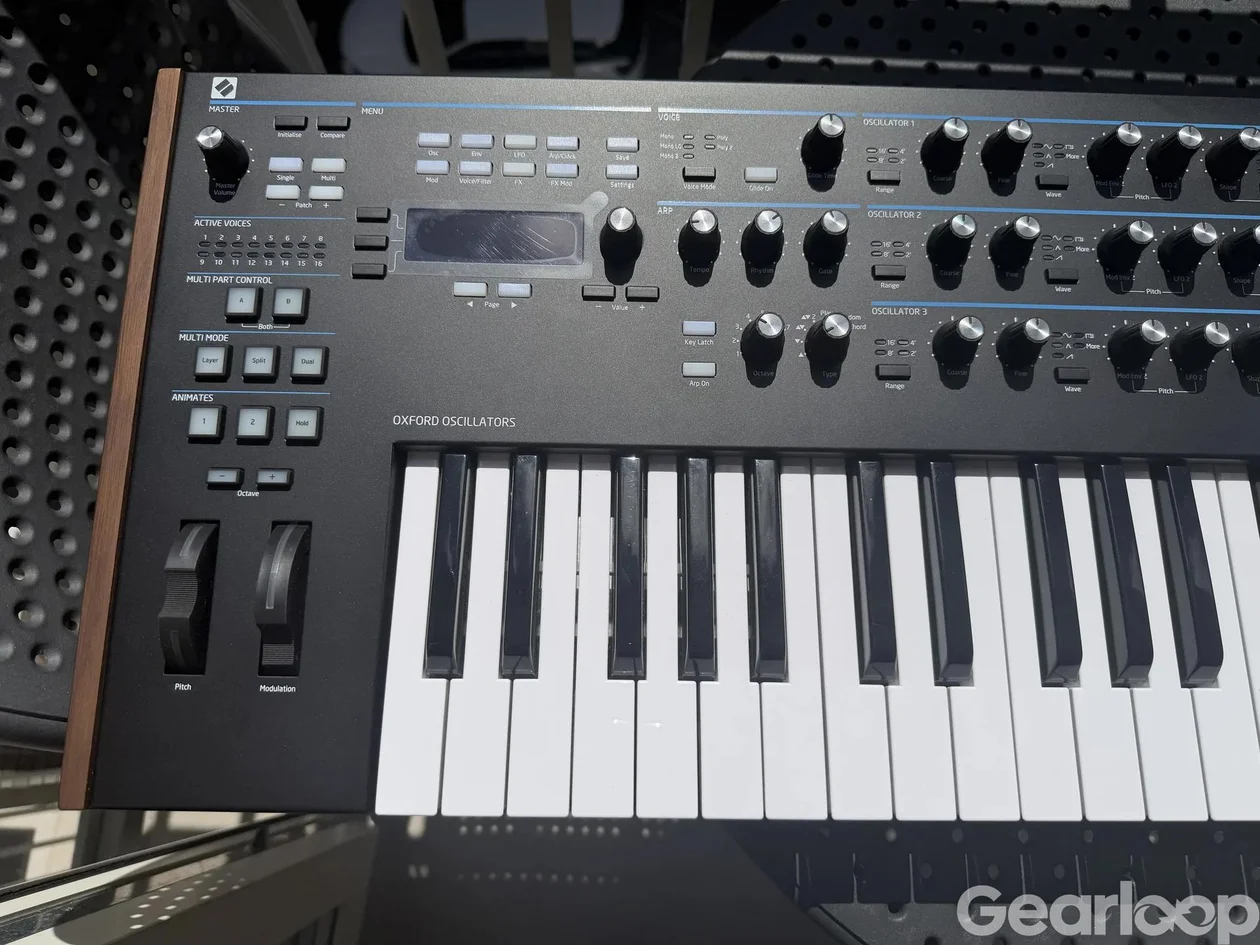 Novation Summit i nyskick, med decksaver - bild 2