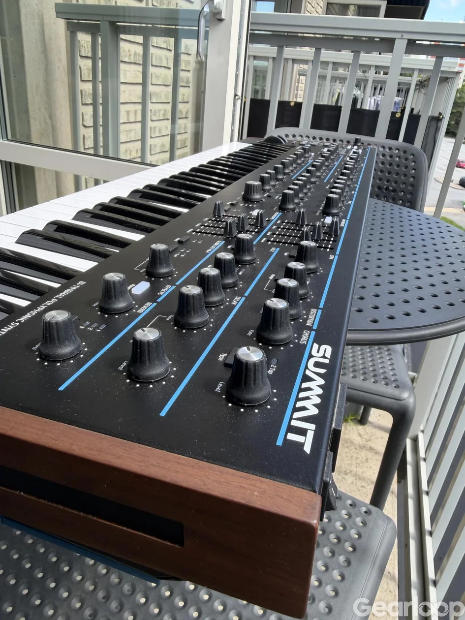Novation Summit i nyskick, med decksaver - bild 3