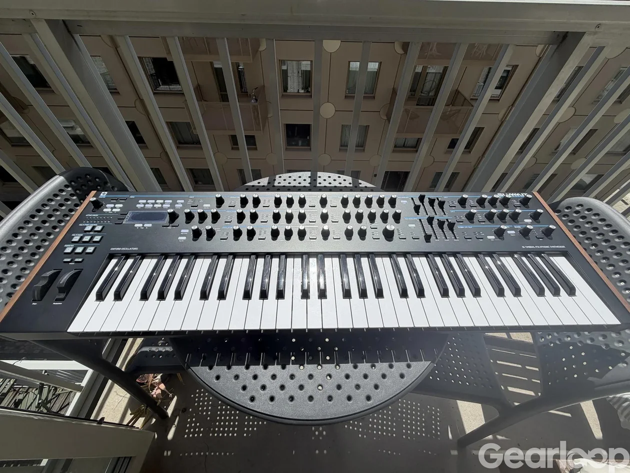 Novation Summit i nyskick, med decksaver - bild 4