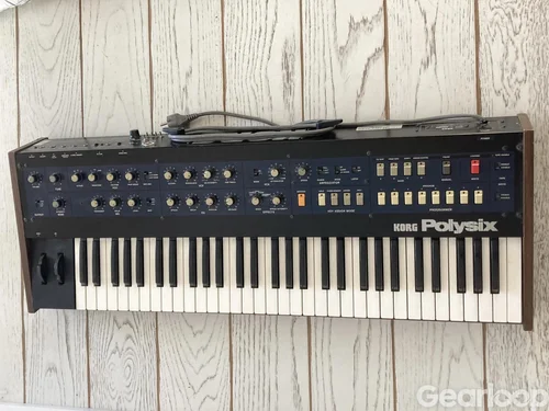 Korg polysix i bra skick